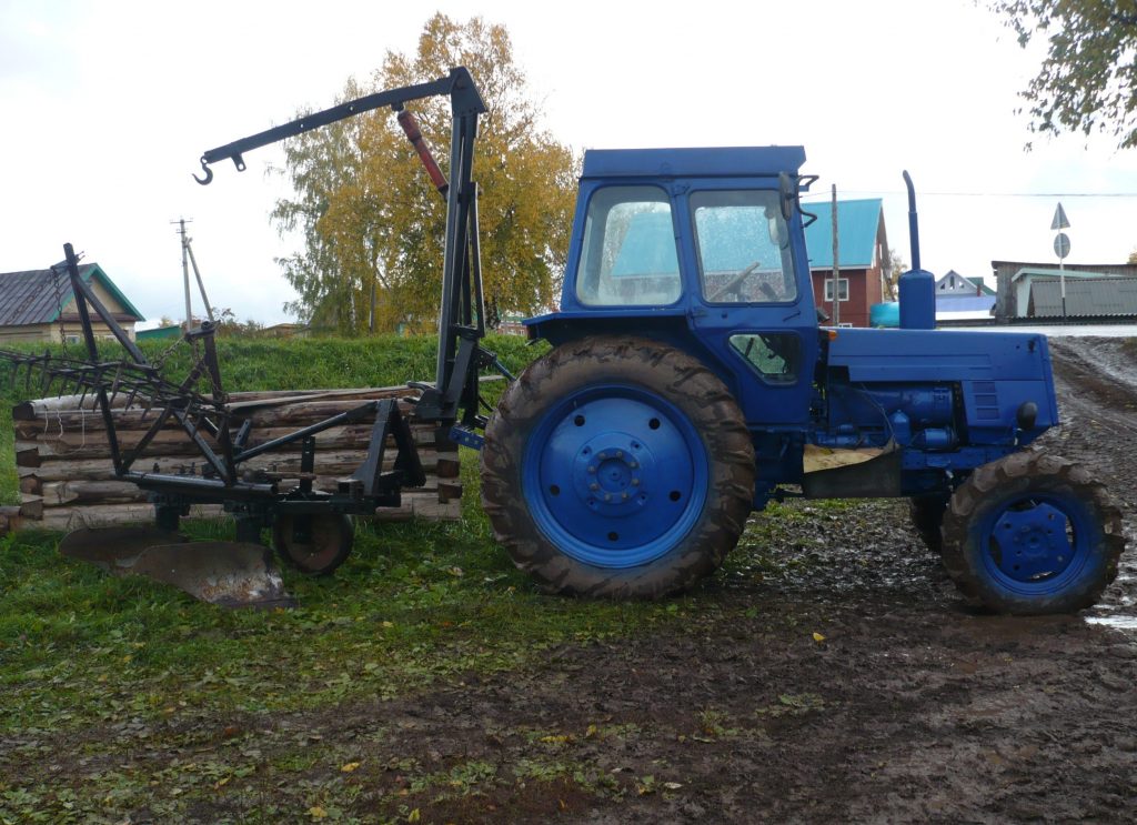 Права на трактор в Новоаннинском